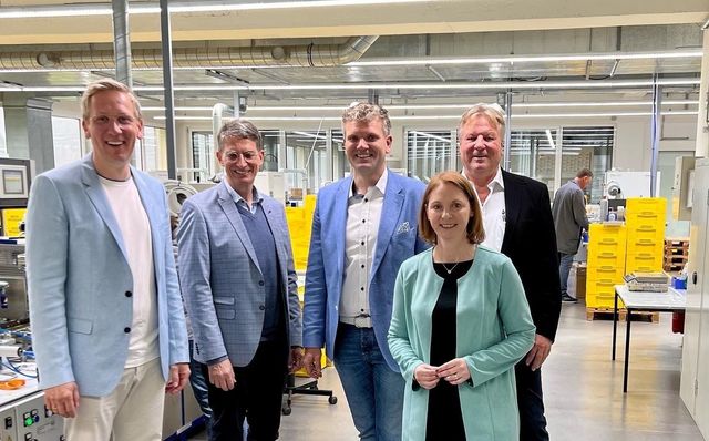 Sandra Boser zu Besuch bei der Gemeinde Fischerbach und der Firma uma Schreibgeräte