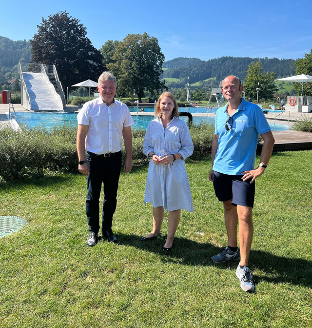 Sandra Boser MdL besuchte das Kinzigtalbad Ortenau in Hausach