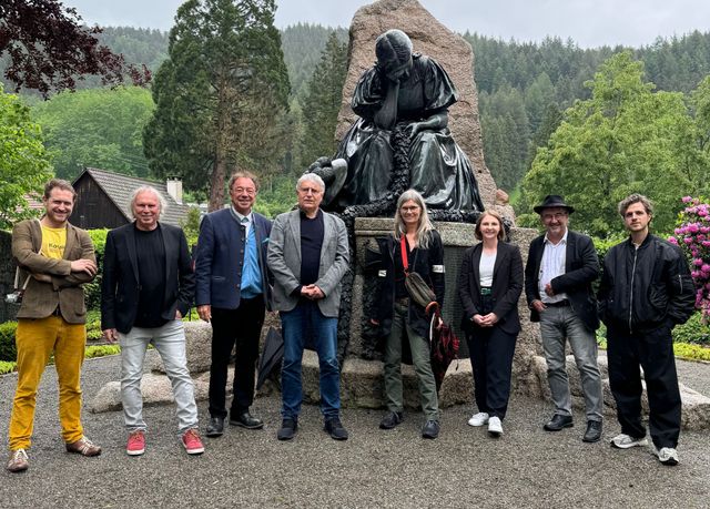 Sandra Boser MdL und Staatssekretär Arne Braun im Austausch mit Kulturschaffenden in Gutach und Lahr