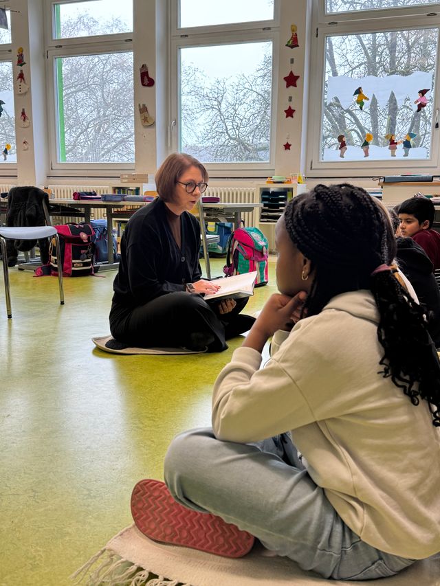 Vorlesetag an der Eichrodtschule in Lahr – Staatssekretärin Sandra Boser MdL liest der Klasse 3a vor